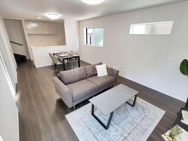 【居間・リビング】の画像