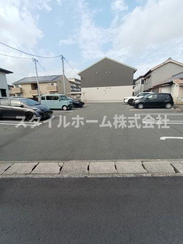 エトワール塔ノ木の駐車場