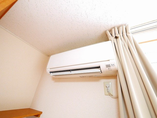 レオパレスＢｌｏｓｓｏｍの設備|エアコンです