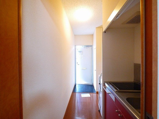 レオパレスＢｌｏｓｓｏｍの玄関|きれいな玄関です