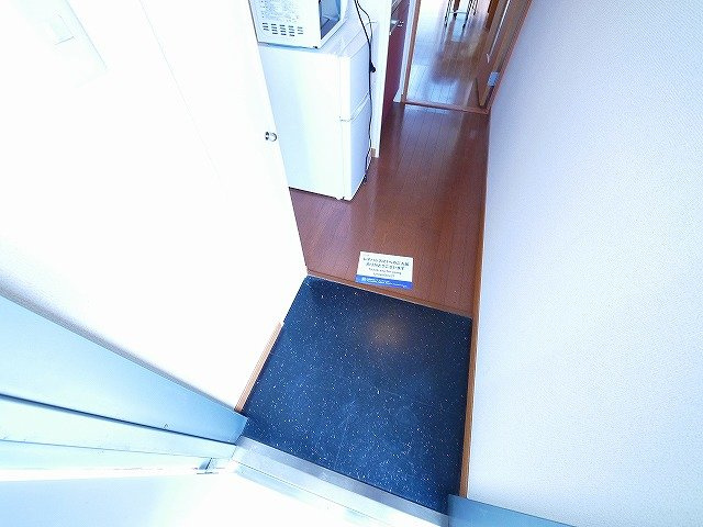 レオパレスＢｌｏｓｓｏｍの玄関|シンプルで使いやすい玄関です