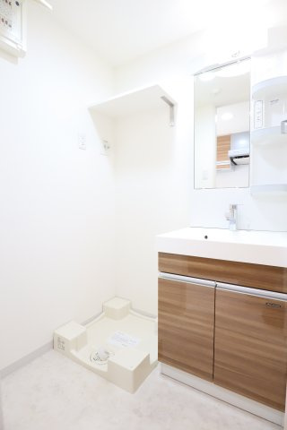 大阪市都島区内代町１丁目の賃貸マンションの洗面所