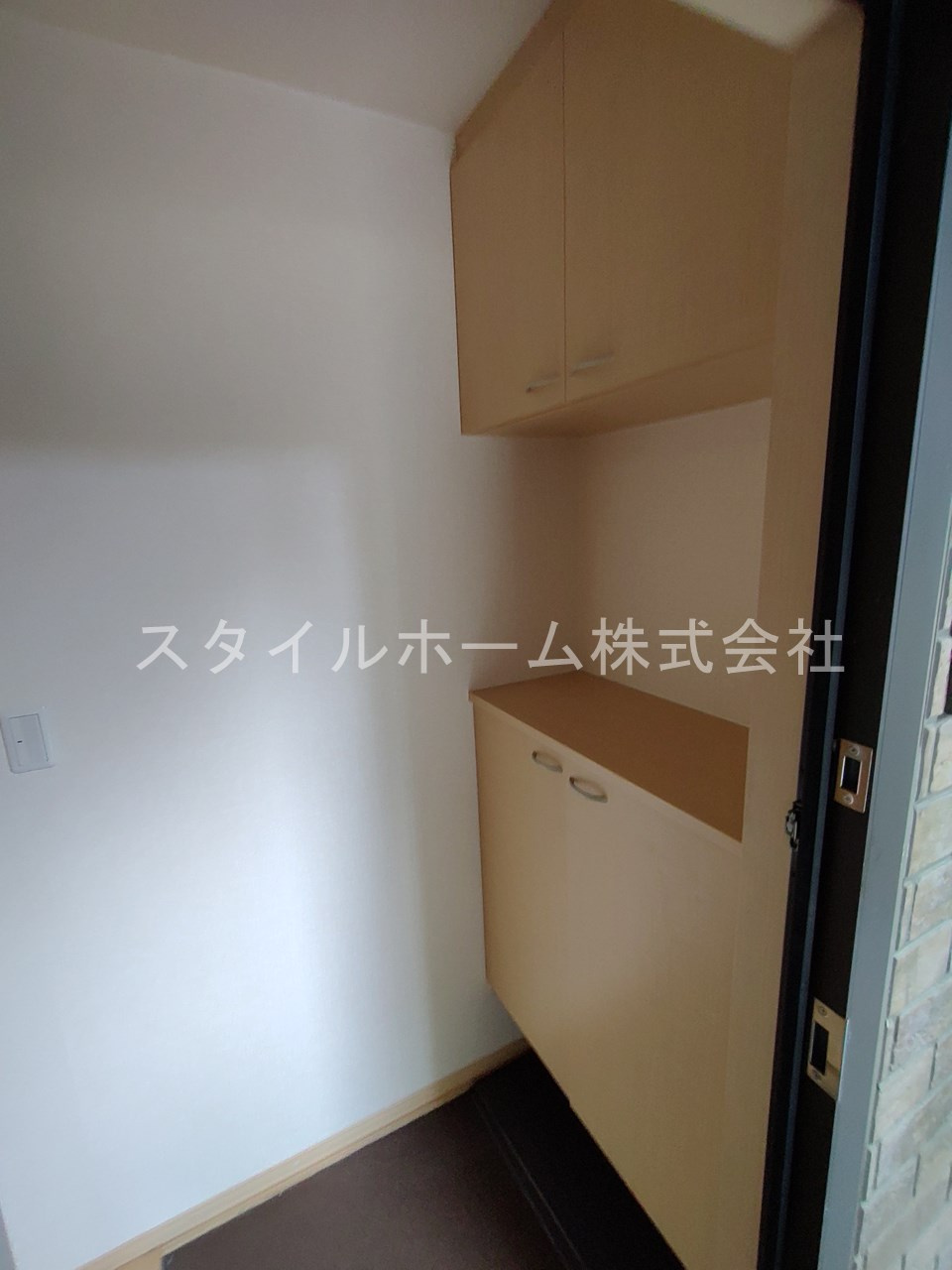 グレースメゾン国府の玄関