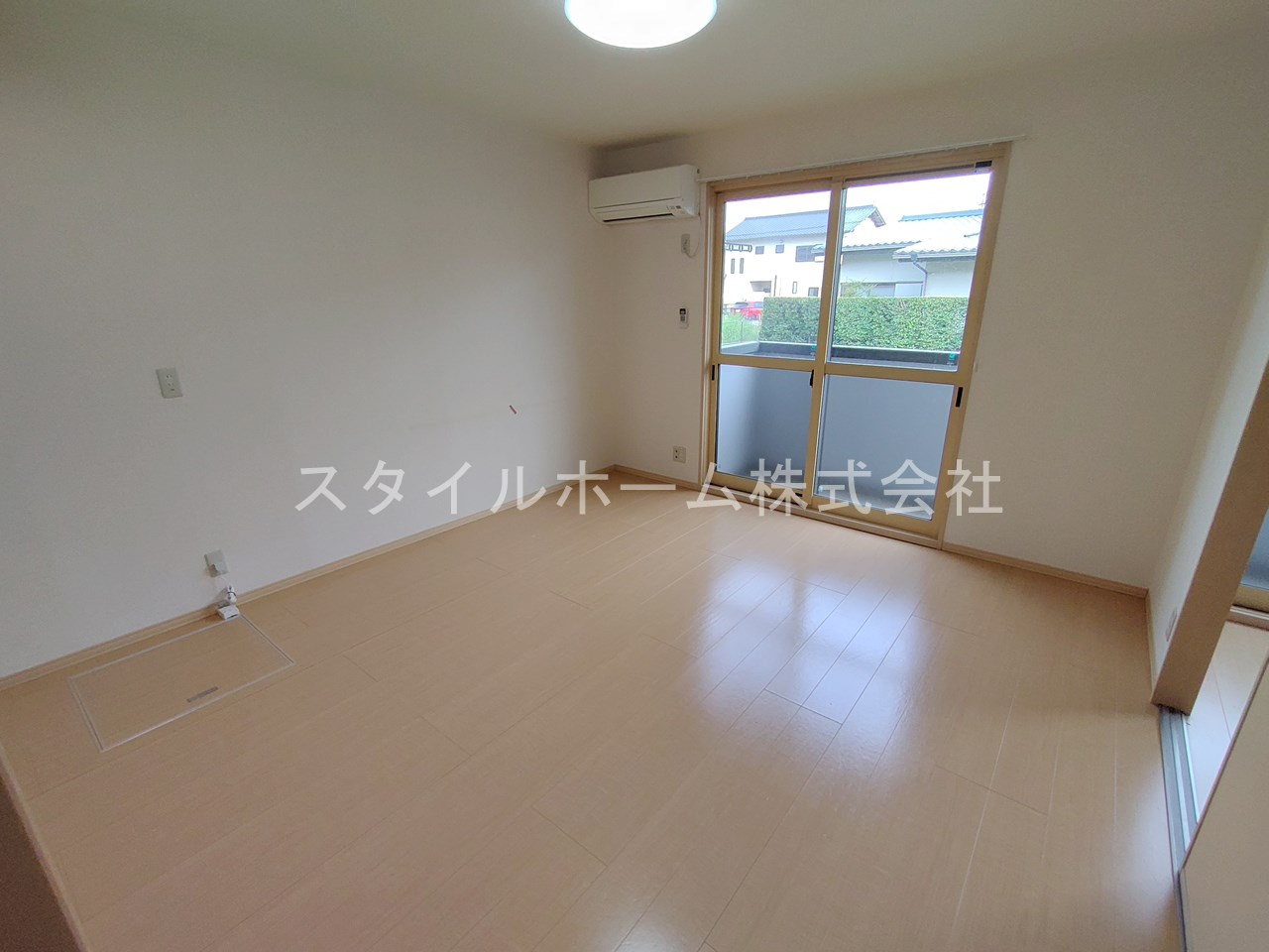 グレースメゾン国府の居間・リビング