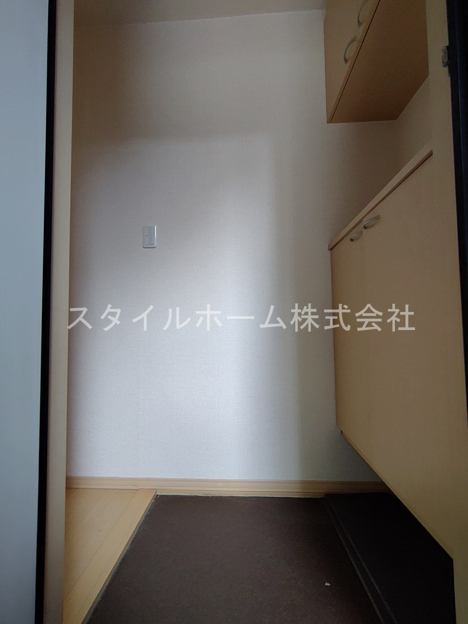 グレースメゾン国府の玄関