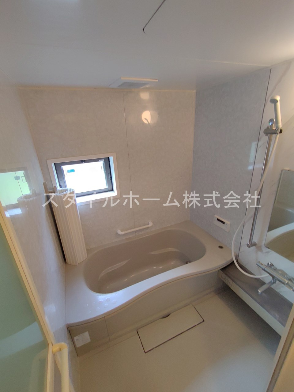 グレースメゾン国府の浴室