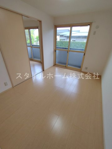 グレースメゾン国府の居間・リビング