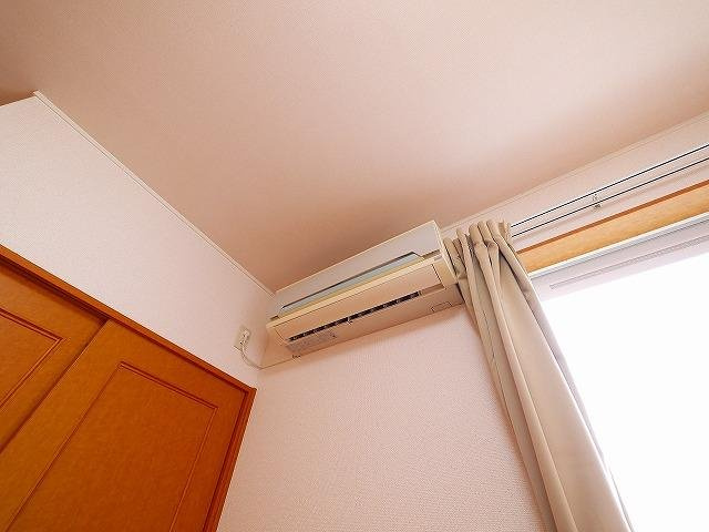 レオパレスＴａｋｕｙａⅢの設備|エアコン