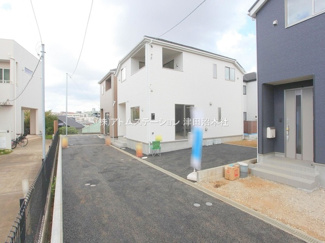 【前面道路含む現地写真】