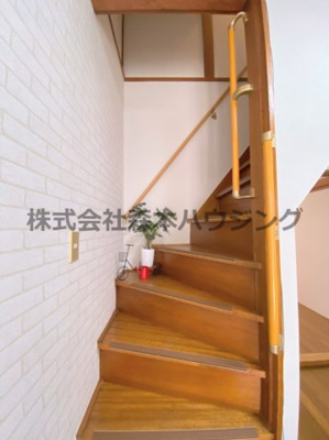【内装】 | 　門真市上野口町テラス | 室内階段部分です