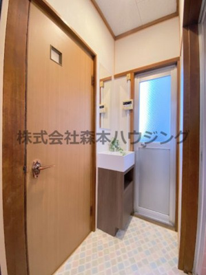 【洗面所】 | 　門真市上野口町テラス | 明るい洗面所です