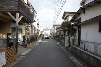 【前面道路含む現地写真】