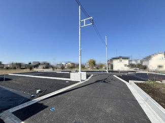 【前面道路含む現地写真】