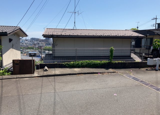 【外観】 | 物件の詳細については、現地を見てわかること以外に、役所や法務局などで調べないとわからないことがあります。そのため、現地に行く場合は、もしこの物件を買ったらどのような生活ができるかをイメージしましょう。