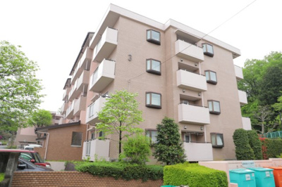 【外観】 | 八王子パークヒル宇津木台第二団地３号棟 | マンションの外観は非常に重要なポイントです！外観の善し悪しは資産価値に大きな影響を与えます。外観のいいマンションを購入することで、高値で売却がしやすく、買い手が見つかりやすいというメリットがあります。