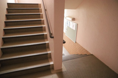 【その他共用部分】 | 八王子パークヒル宇津木台第二団地３号棟 | 共有部分は、住民なら誰もが使える設備のこと。例えば駐車場やエレベーター、インターネット設備、セキュリティ設備などがあります。他にも、マンションの廊下・外部階段やエントランス・ゴミ置き場などがあります。