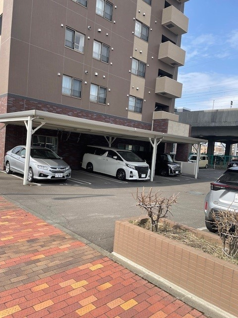 【駐車場】