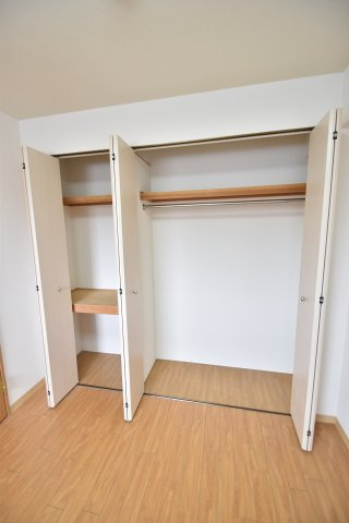 大阪市城東区野江２丁目の賃貸マンションの収納