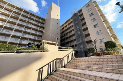 【外観】 | 伏見日光ハイツ2号棟 | ご購入・ご売却・住宅ローンなどのあらゆるご相談にお応えします（＾◇＾）まずはお気軽にお電話下さい。