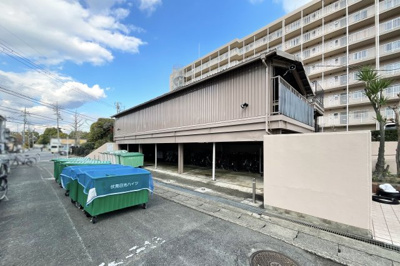 【外観】 | 伏見日光ハイツ2号棟 | 〈こちらの物件〉に興味がある方はお気軽にお問い合わせ下さい！月々のお支払い希望額からお客様が購入可能な物件の価格をシミュレーション致します(*´▽｀*)