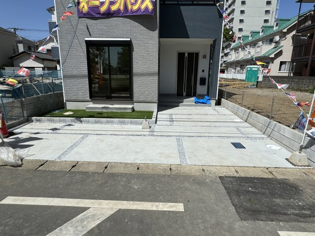 松戸市新松戸3丁目新築戸建【新松戸南小学校：9分】の駐車場|D号棟駐車スペース・２台駐車可