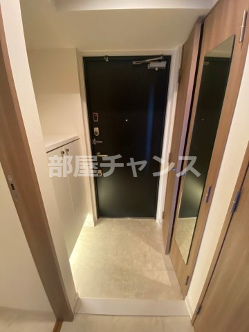 グラヴィス鶴舞の玄関