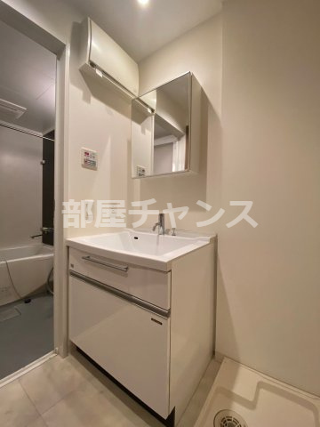 グラヴィス鶴舞の独立洗面台