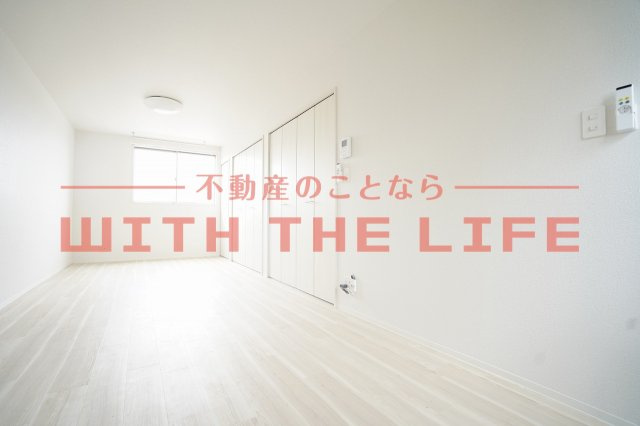 ヴェルジュ荒木【10,000円キャッシュバック対象物件】の居間・リビング|ゆったりとしたリビングです
