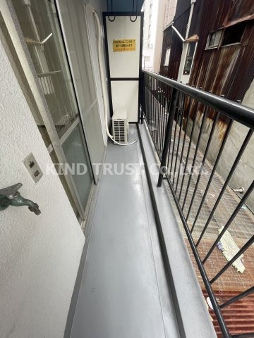 カーサ天六のバルコニー|暖かな日差しのふりそそぐバルコニー