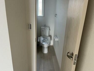 守山市下之郷１丁目の店舗事務所のトイレ