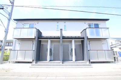 玄関はどのお部屋も１階部分にあります！