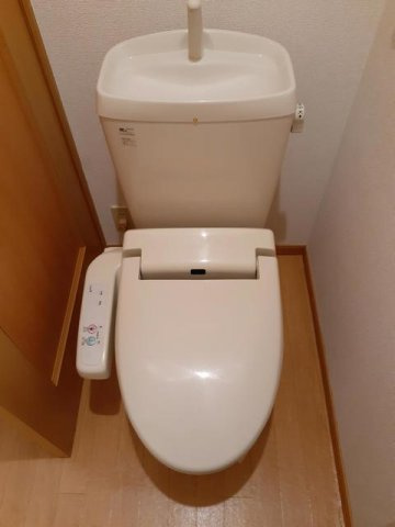 エスポワールⅠのトイレ|コンパクトで使いやすいトイレです