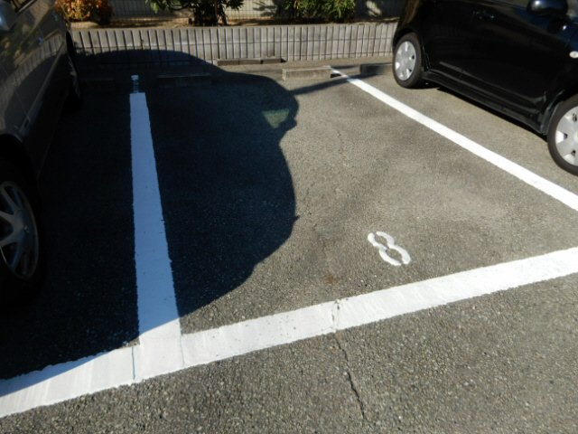 コンフォール大塩の駐車場