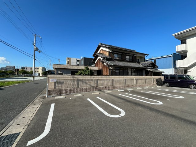 クレールの駐車場