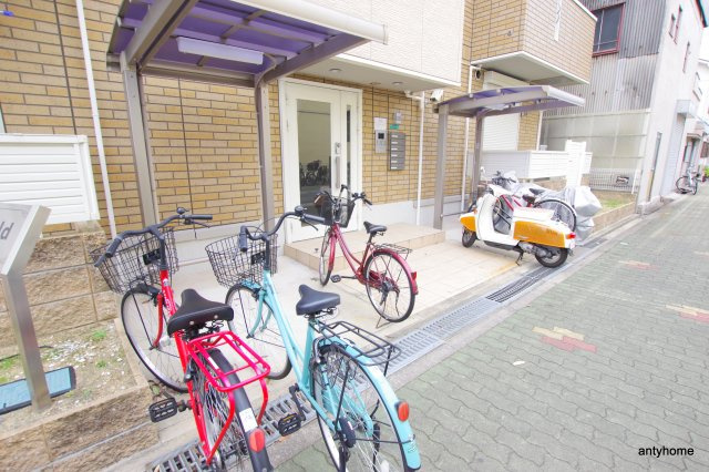 エスフィールド　仲介手数料無料の駐車場