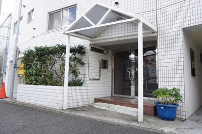 【エントランス】 | メゾンファミーユ | メゾンファミーユ　エントランス