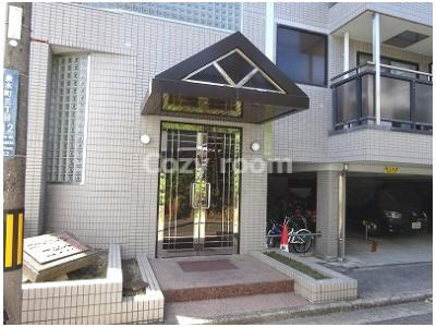 【エントランス】 | スカイハイツエサカ | 毎日通るエントランスはこのようになっています