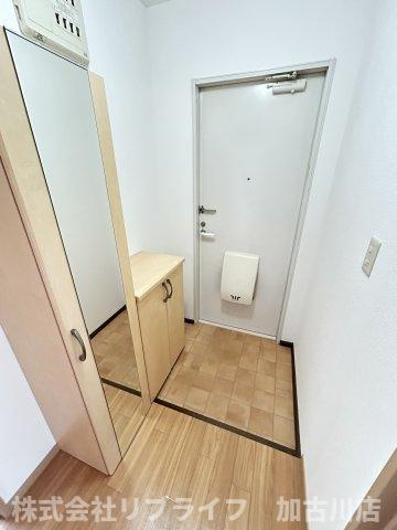 メゾン　ウインベルの玄関|同物件別号室参照