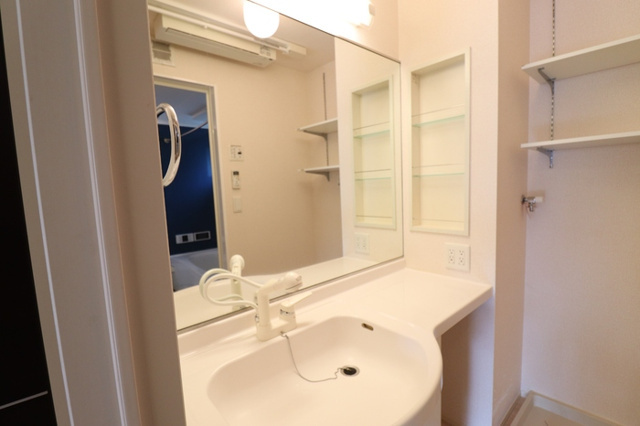 熊本市中央区大江５丁目のアパートの独立洗面台