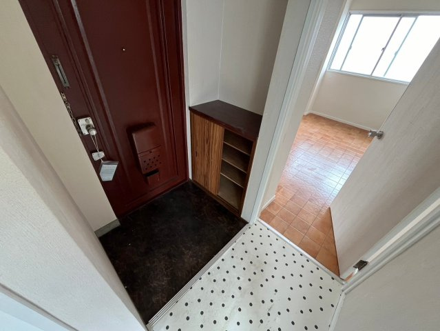 石町コーポの玄関