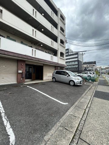 サンセット八事の駐車場