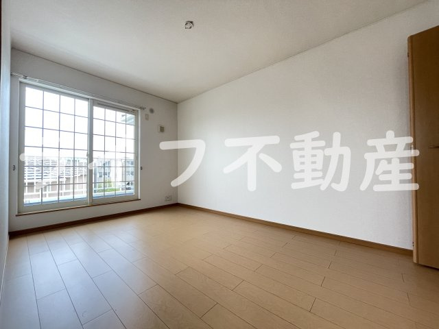 メゾン・みのうらの居間・リビング|こちらの居間で趣味の時間をお楽しみください