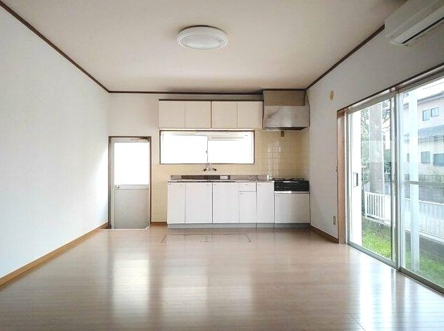 九十九里町片貝　中古戸建のキッチン|内外装装リフォーム済み（内装令和2年10月：外装令和2年1月）片貝海岸まで車約4分３LDK
