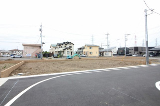 【前面道路含む現地写真】