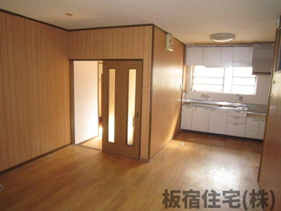 【居間・リビング】 | 大手町７丁目中古戸建