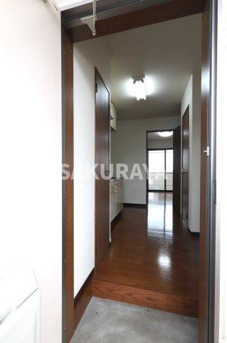 エミネンスＡの玄関|2025年2月撮影。