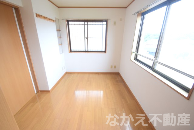 【寝室】 | 広くて明るい寝室