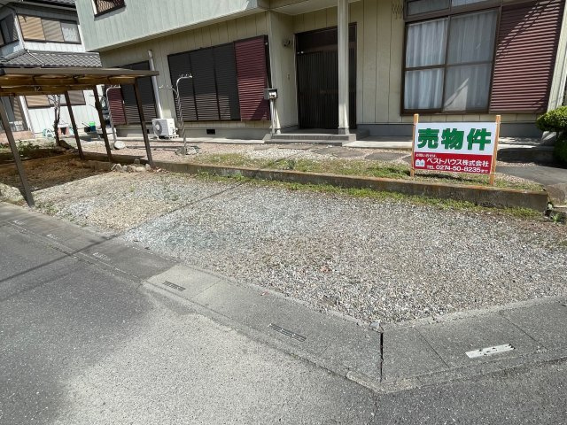 神川町渡瀬　中古の駐車場