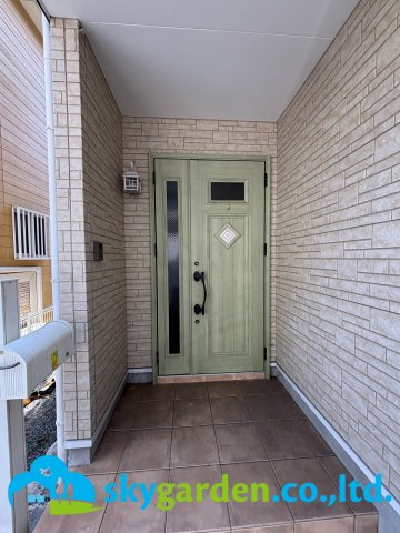 小田原市国府津　中古戸建の玄関