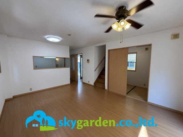 小田原市国府津　中古戸建の居間・リビング